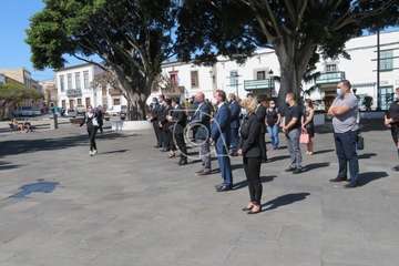Telde guarda un emotivo minuto de silencio por las víctimas del Covid-19 (Foto TA)